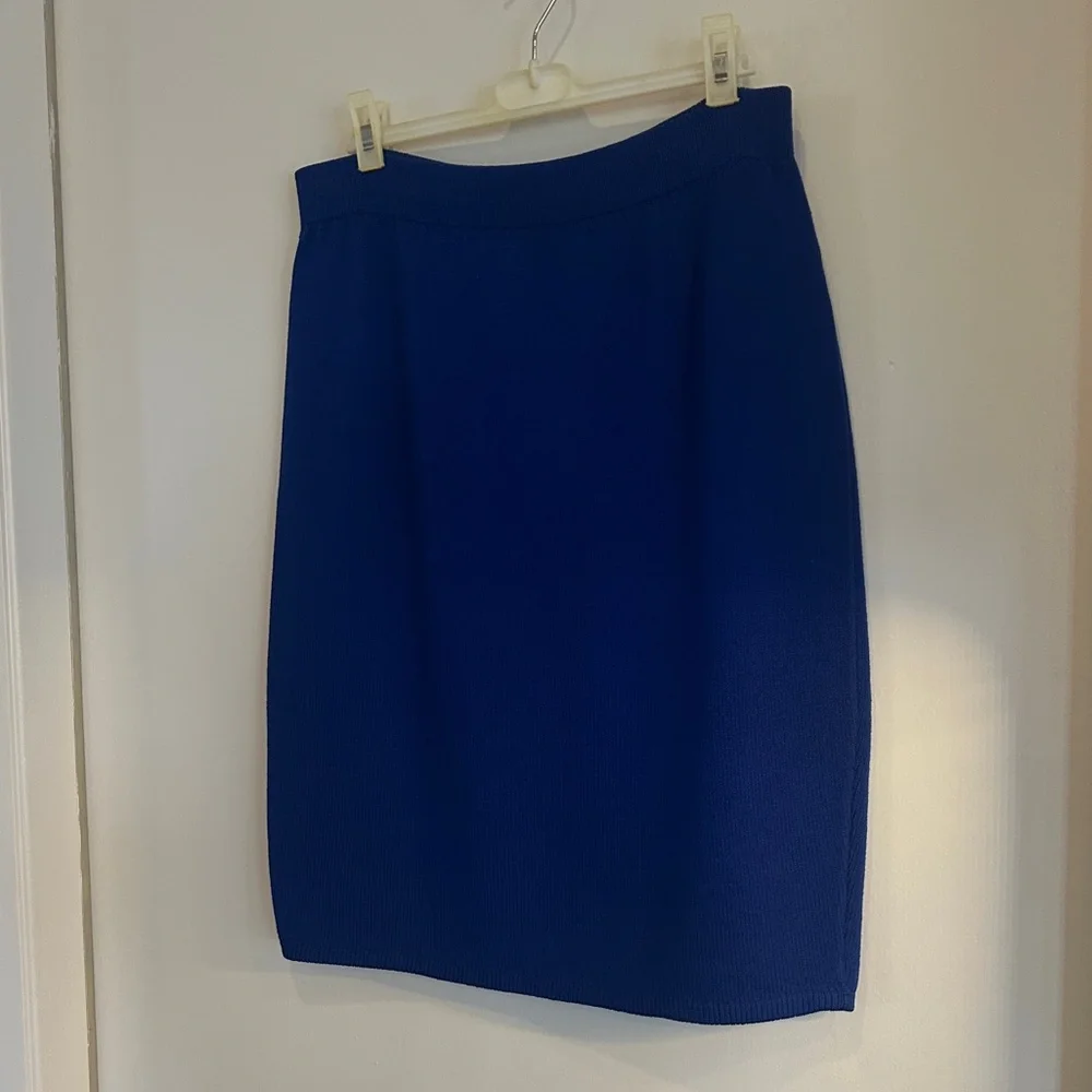 Elegant Blue Women's Knit Pull On Skirt - Size 8